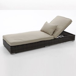Chaise longue de jardin en fibre de chocolat