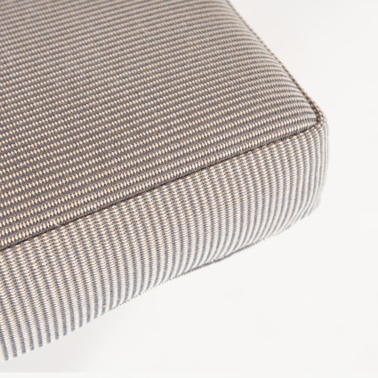 Almofada para cadeiras de jardim lux cappuccino cor repelente de agua e removivel Tamanho 44x44x5 cm