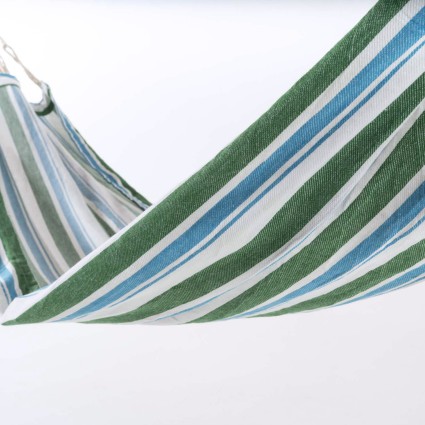 Hamaca para jardin de algodon con estampado de rayas azul y verde