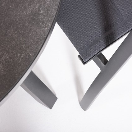 Mesa de jardim redonda de vidro para exterior e 4 poltronas acolchoadas em antracite