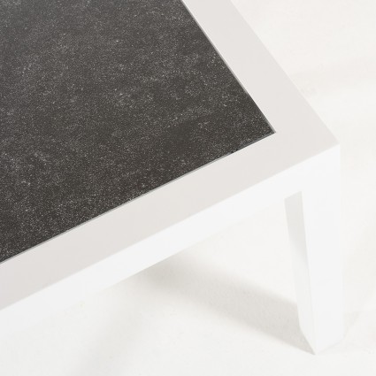 Mesa lateral de jardim tampo em aluminio branco e vidro temperado tipo ceramica