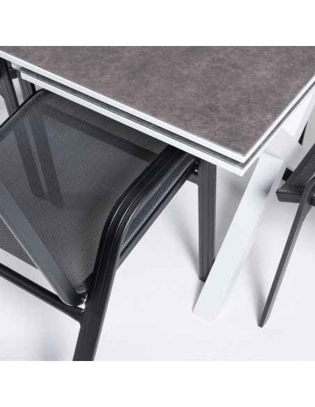 Salon de jardin compose d'une table 150-250 Laver avec verre en pierre et de 6 fauteuils Malmo anthracite