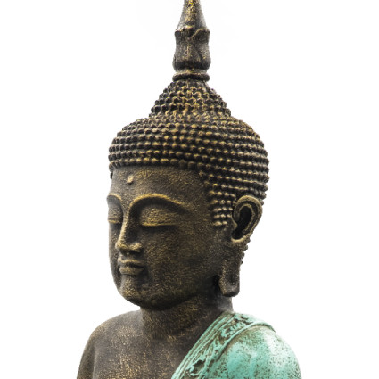 Bouddha thaïlandais en vêtements verts