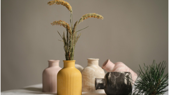 Transforma tu hogar con estilo: tendencias en muebles y decoración 2025